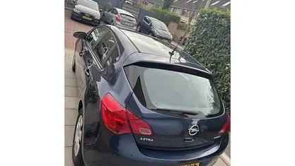 Occasion Opel Astra Edition 101 PK (74 kW) 2012 Hatchback