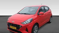 Rood Gebruikt 2020 Hyundai i10 Comfort Hatchback | € 8.990 (Eerlijke prijs)