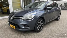 Titaniumgrijs Gebruikt 2019 Renault Clio GrandTour Intens Stationwagen | € 10.800 (Eerlijke prijs)