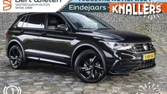 Zwart Gebruikt 2022 VW Tiguan R-line SUV | € 33.745 (Eerlijke prijs)