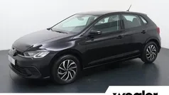 Zwart Gebruikt 2022 VW Polo Life Hatchback | € 17.540 (Goede deal)