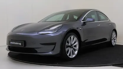 Gebruikt 2020 Tesla Model 3 Standard Range Sedan | € 23.000 (Goede deal)