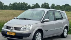 Grijs Gebruikt 2004 Renault Scénic II Basis MPV | € 1.199 (Eerlijke prijs)