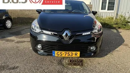 Zwart Occasion 2015 Renault Clio IV Night&Day Hatchback | € 7.950 (Eerlijke prijs)