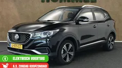 Zwart Gebruikt 2020 MG ZS Luxury Sedan | € 17.245 (Eerlijke prijs)