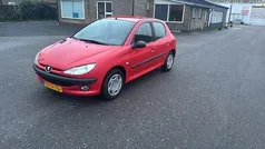 Rood Gebruikt 2000 Peugeot 206 Hatchback | € 995 (Eerlijke prijs)