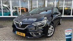 Zwart Gebruikt 2019 Renault Mégane IV LIMITED Hatchback | € 13.945 (Eerlijke prijs)