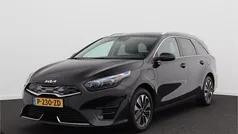 Zwart, metallic lak Gebruikt 2022 Kia Ceed Sportswagon Stationwagen | € 20.950 (Goede deal)