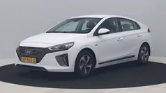 Wit, metallic lak Gebruikt 2018 Hyundai Ioniq Comfort Sedan | € 12.700 (Super prijs)