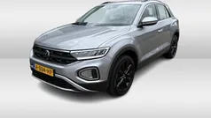 Grijs Gebruikt 2022 VW T-Roc Life SUV | € 28.950 (Eerlijke prijs)