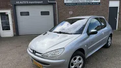 Grijs Gebruikt 2003 Peugeot 206 Quiksilver Hatchback | € 1.195 (Eerlijke prijs)