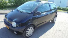 Zwart Gebruikt 2004 Renault Twingo Hatchback | € 950 (Eerlijke prijs)