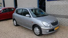 Grijs Gebruikt 2002 Daihatsu Sirion Hatchback | € 2.250 (Eerlijke prijs)