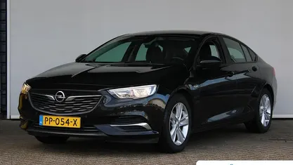 Occasion 2017 Opel Insignia Edition Hatchback | € 17.395 (Eerlijke prijs)