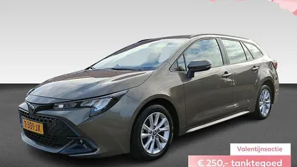 Groen Occasion 2023 Toyota Corolla Active Stationwagen | € 25.440 (Eerlijke prijs)