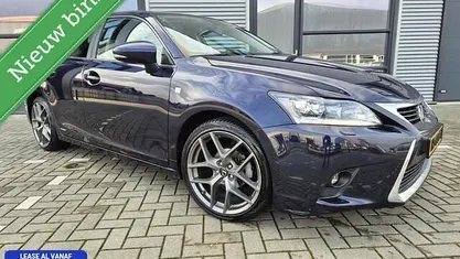 Blauw Gebruikt 2015 Lexus CT200h Hatchback | € 14.700 (Eerlijke prijs)
