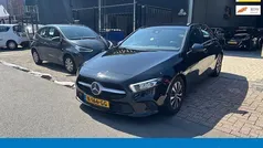 Zwart Gebruikt 2019 Mercedes A180 Premium Plus Hatchback | € 18.490 (Eerlijke prijs)