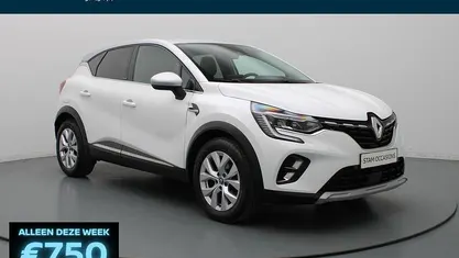 Wit metallic Gebruikt 2021 Renault Captur Intens SUV | € 20.290 (Eerlijke prijs)