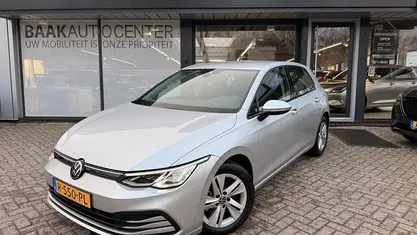 Occasion 2022 VW Golf VIII Life Hatchback | € 20.950 (Eerlijke prijs)