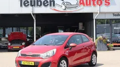 Rood Gebruikt 2012 Kia Rio Comfort Hatchback | € 3.985 (Eerlijke prijs)