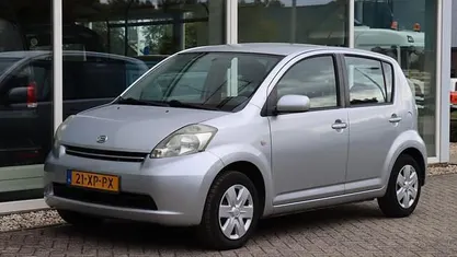 Grijs Gebruikt 2007 Daihatsu Sirion Hatchback | € 1.950 (Eerlijke prijs)