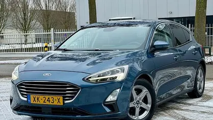 Blauw (metallic) Occasion 2019 Ford Focus Business Edition Hatchback | € 11.400 (Eerlijke prijs)