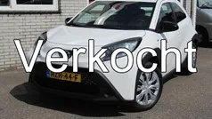 Wit Gebruikt 2024 Toyota Aygo Play Hatchback | € 17.900 (Eerlijke prijs)