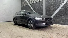 Grijs Gebruikt 2024 Volvo V60 CC Plus Stationwagen | € 59.400 (Eerlijke prijs)