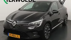 Zwart Gebruikt 2022 Renault Clio V Techno Hatchback | € 21.795 (Eerlijke prijs)