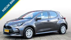 Gebruikt 2021 Toyota Yaris Hybrid Active Hatchback | € 18.450 (Eerlijke prijs)