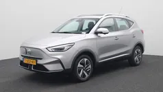 Grijs, metallic lak Gebruikt 2023 MG ZS Luxury Sedan | € 19.777 (Eerlijke prijs)