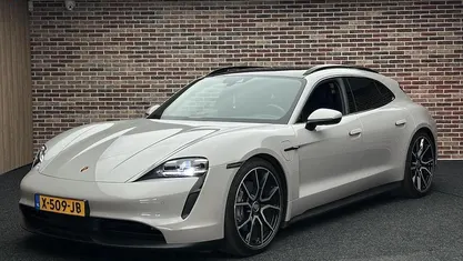 Grijs Occasion 2024 Porsche Taycan Cross Turismo SUV | € 85.000 (Goede deal)