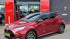 Rood Gebruikt 2020 Toyota Yaris Hybrid Executive Hatchback | € 22.400 (Eerlijke prijs)