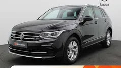 Zwart Gebruikt 2023 VW Tiguan Elegance SUV | € 37.500 (Eerlijke prijs)