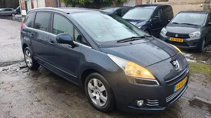 Occasion 2013 Peugeot 5008 Style MPV | € 1.850 (Super prijs)