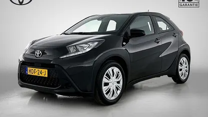 Zwart Gebruikt 2025 Toyota Aygo X Play SUV | € 18.945 (Eerlijke prijs)