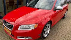 Rood Gebruikt 2010 Volvo V70 R-Design Stationwagen | € 12.644 (Eerlijke prijs)