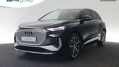 Zwart Occasion 2025 Audi Q4 e-tron S-Line SUV | € 50.900 (Eerlijke prijs)