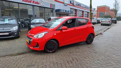 Occasion Hyundai i10 Comfort 67 PK (49 kW) 2019 Rood Hatchback