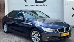 Blauw, metallic lak Gebruikt 2015 BMW 320 Executive Sedan | € 9.950 (Super prijs)
