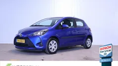 Blauw Gebruikt 2017 Toyota Yaris Hatchback | € 11.400 (Eerlijke prijs)