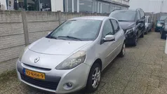 Grijs Gebruikt 2010 Renault Clio II Authentique Hatchback | € 3.350 (Eerlijke prijs)