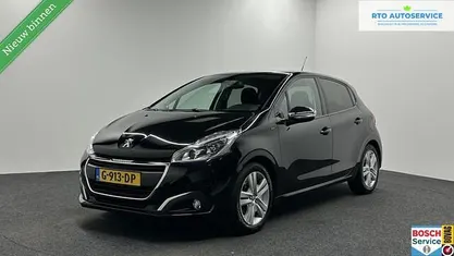 Zwart Gebruikt 2019 Peugeot 208 Signature Sky Hatchback | € 7.500 (Eerlijke prijs)