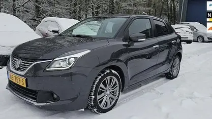 Grijs (metallic) Gebruikt 2017 Suzuki Baleno Hatchback | € 10.950 (Eerlijke prijs)