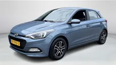 Blauw Gebruikt 2016 Hyundai i20 Comfort Hatchback | € 10.940 (Eerlijke prijs)
