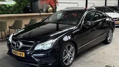 Zwart Occasion 2013 Mercedes E200 Coupé | € 12.950 (Eerlijke prijs)