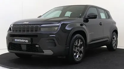 Zwart Occasion 2024 Jeep Avenger EV Longitude SUV | € 26.925 (Eerlijke prijs)