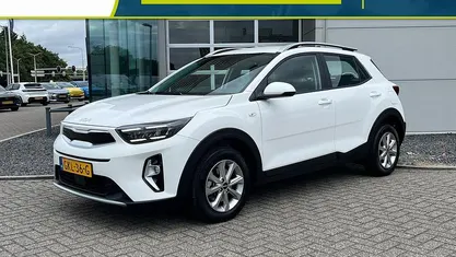 Wit Gebruikt 2024 Kia Stonic SUV | € 22.895 (Super prijs)