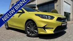 Geel, metallic lak Gebruikt 2022 Kia Ceed Sportswagon Stationwagen | € 21.500 (Super prijs)