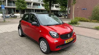Rood Occasion 2016 Smart ForFour Pure Hatchback | € 4.600 (Goede deal)